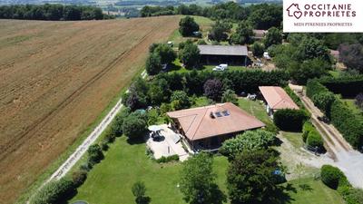 Maison de bois - 180 m² - 5 pièces