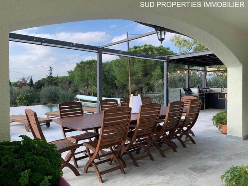 Propriété - 223 m² - 7 pièces