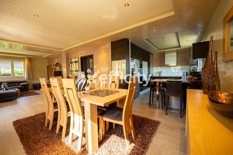 Maison - 175 m² - 6 pièces