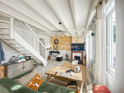 Maison - 92 m² - 5 pièces