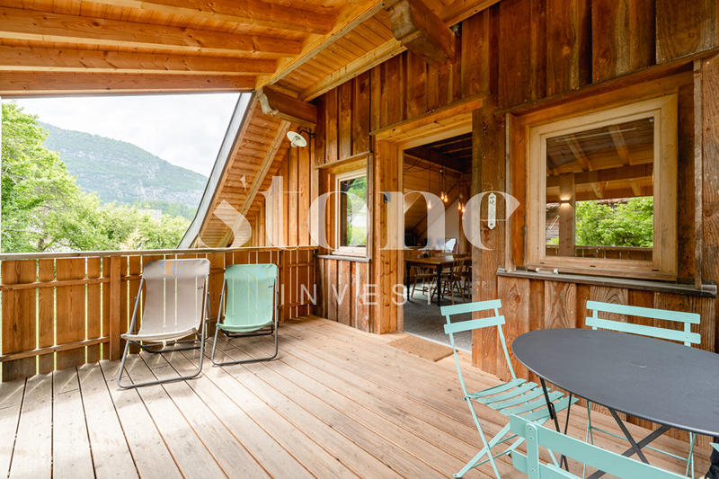 Maison - 350 m² - 8 pièces