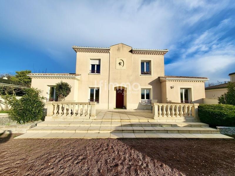 Maison - 175 m² - 7 pièces