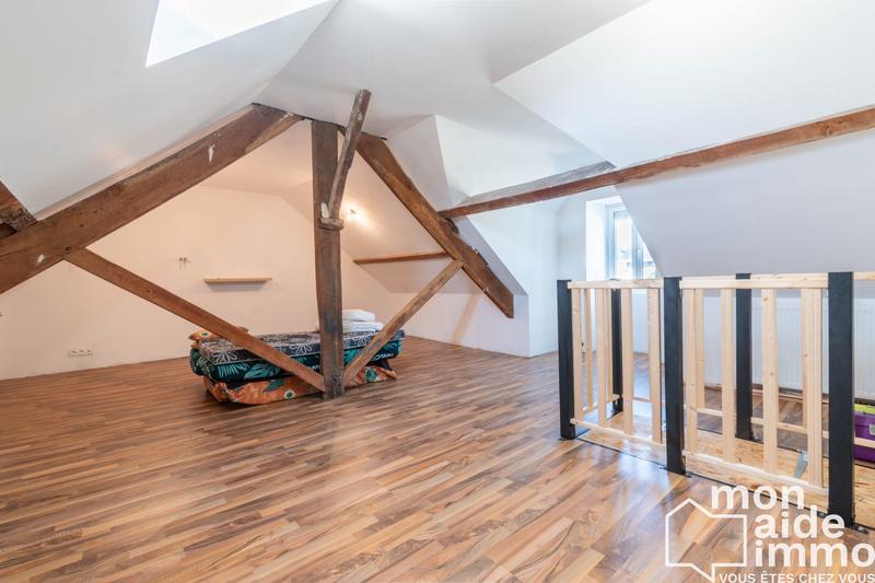 Maison traditionnelle - 163 m² - 6 pièces