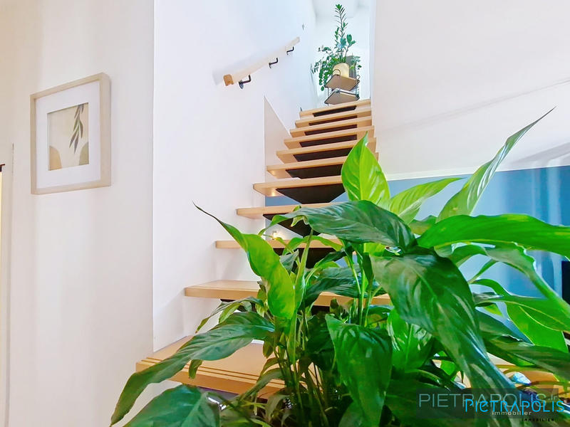 Appartement - 80 m² - 3 pièces