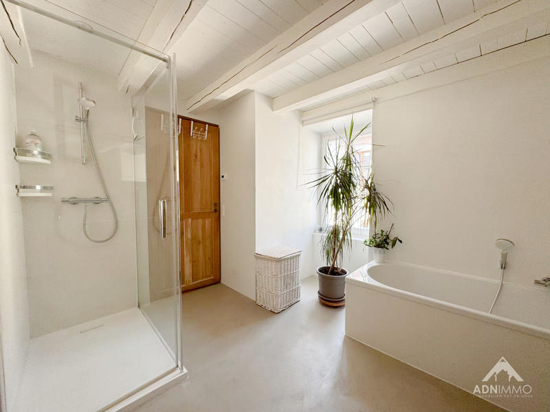 Maison - 200 m² - 6 pièces