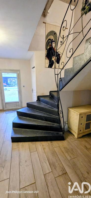 Maison - 370 m² - 8 pièces