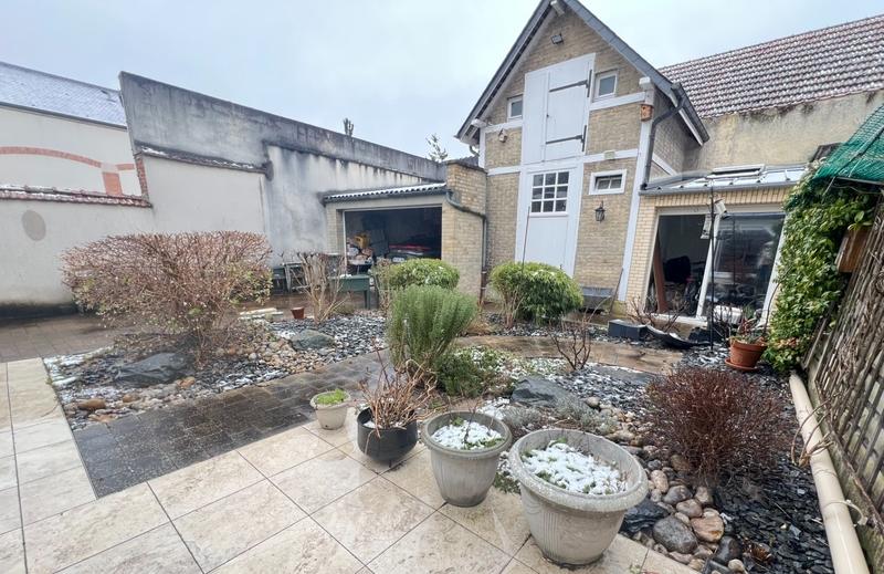 Maison - 211 m² - 8 pièces