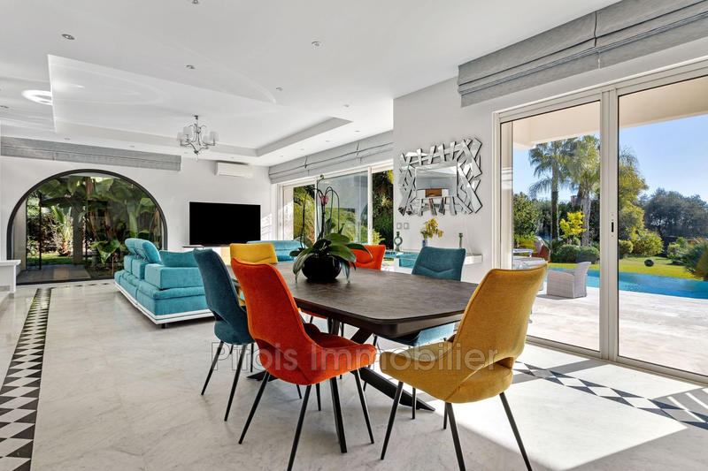 Maison - 230 m² - 4 pièces