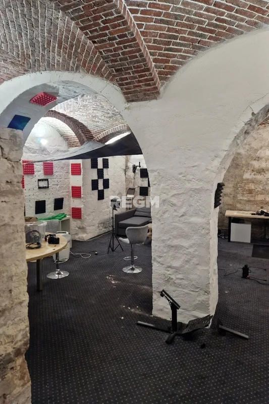 Local commercial - 182 m²