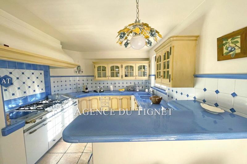 Maison - 251 m² - 5 pièces