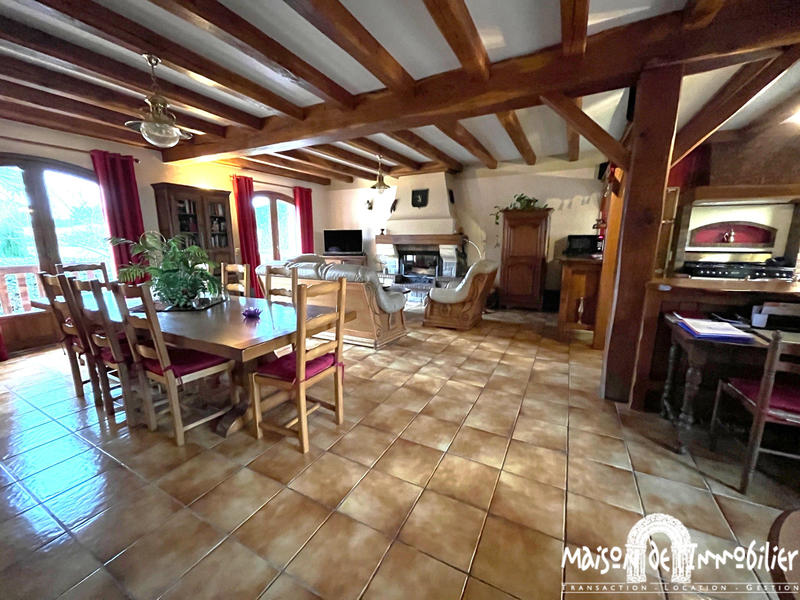 Maison - 161 m² - 6 pièces