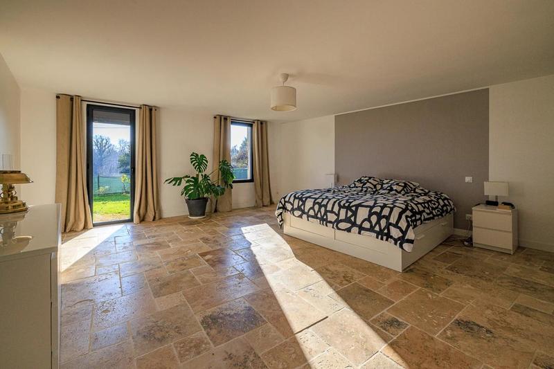 Maison - 302 m² - 8 pièces