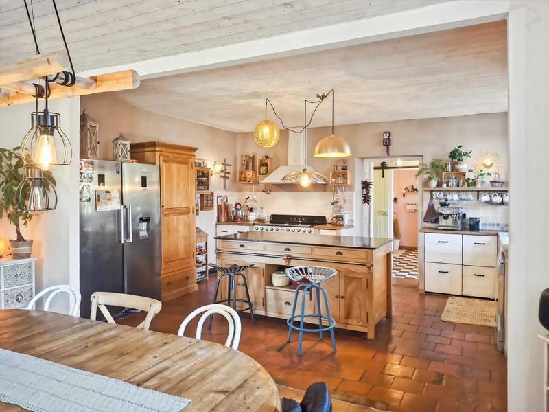 Maison - 295 m² - 6 pièces