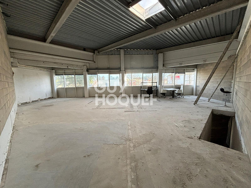 Local d'activités - 274 m²
