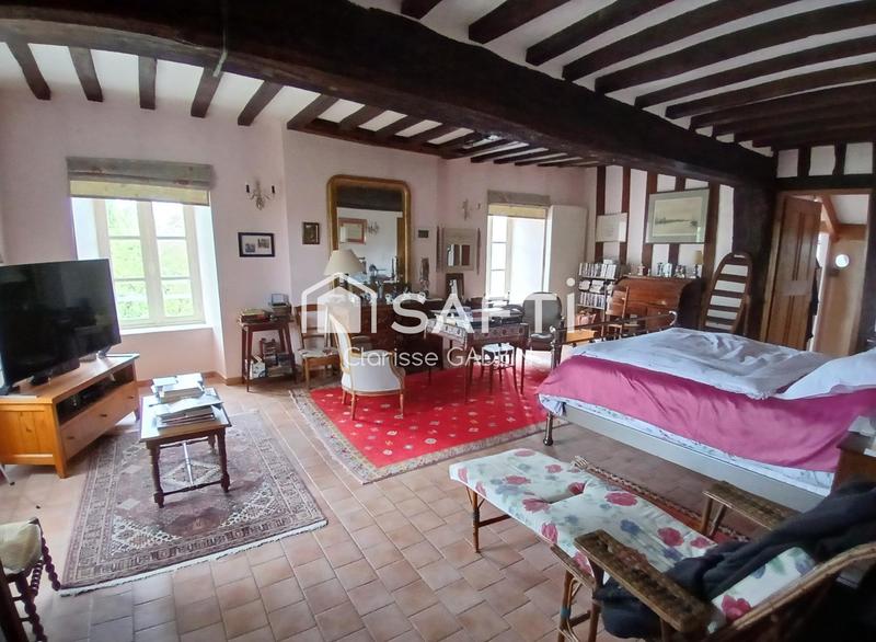 Propriété - 585 m² - 18 pièces