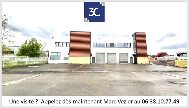 Entrepôt - 1 593 m²