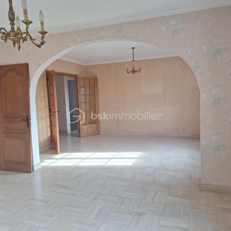 Maison traditionnelle - 140 m² - 6 pièces