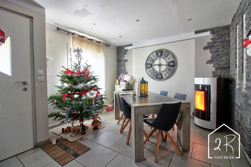 Maison - 98 m² - 4 pièces