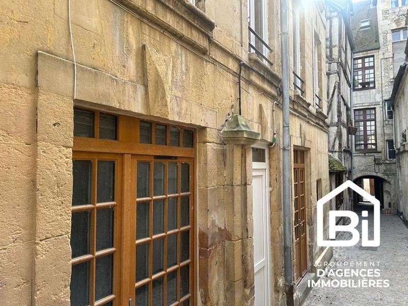 Immeuble - 140 m² - 8 pièces