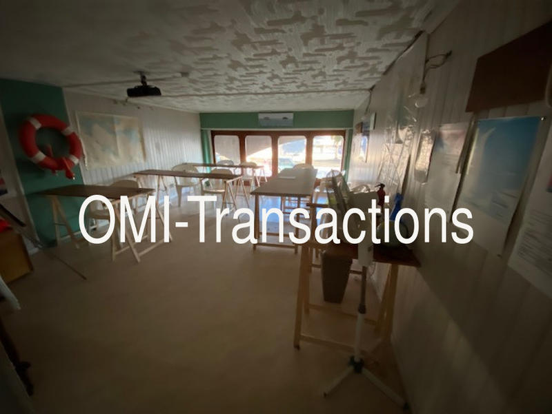 Local commercial - 98 m² - 3 pièces