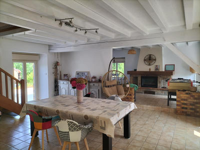 Propriété - 300 m² - 12 pièces