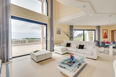 Villa - 200 m² - 5 pièces