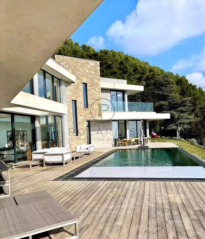 Villa - 445 m² - 7 pièces