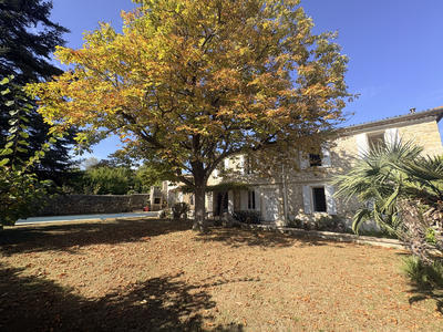 Maison - 320 m² - 8 pièces