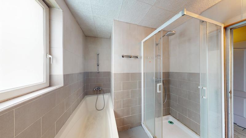 Maison - 214 m² - 7 pièces