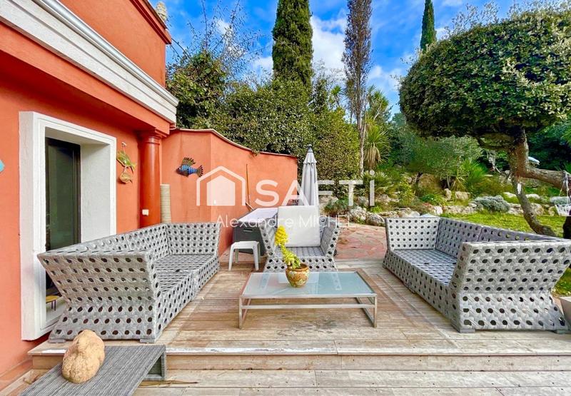 Maison - 289 m² - 7 pièces