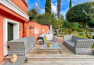 Maison - 289 m² - 7 pièces