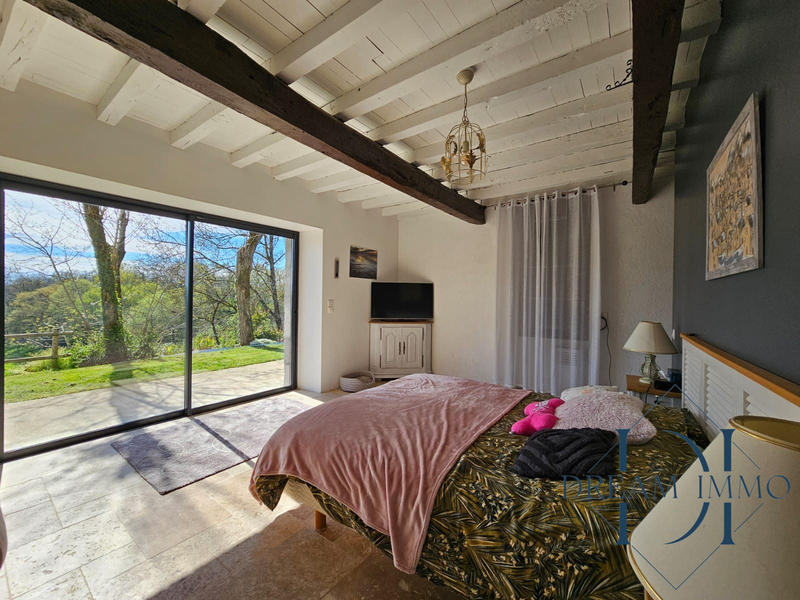 Maison - 380 m² - 11 pièces