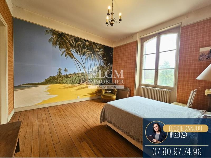 Propriété - 285 m² - 9 pièces