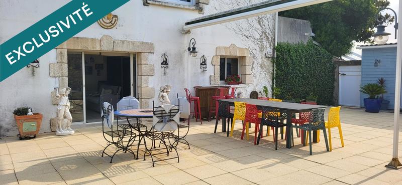 Maison - 230 m² - 10 pièces