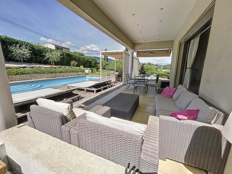 Maison - 224 m² - 6 pièces