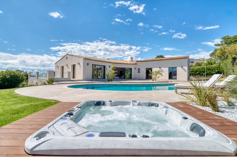 Propriété - 433 m² - 8 pièces