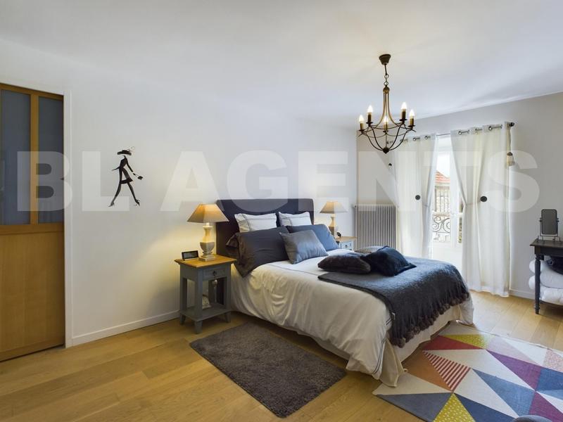 Maison - 294 m² - 9 pièces