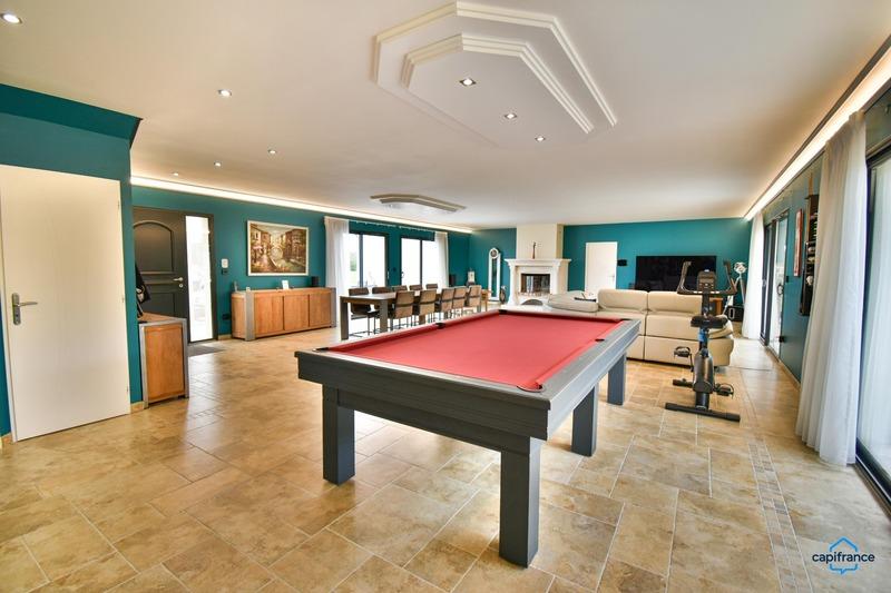 Propriété - 373 m² - 11 pièces