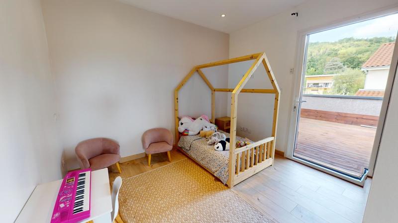 Maison - 170 m² - 6 pièces