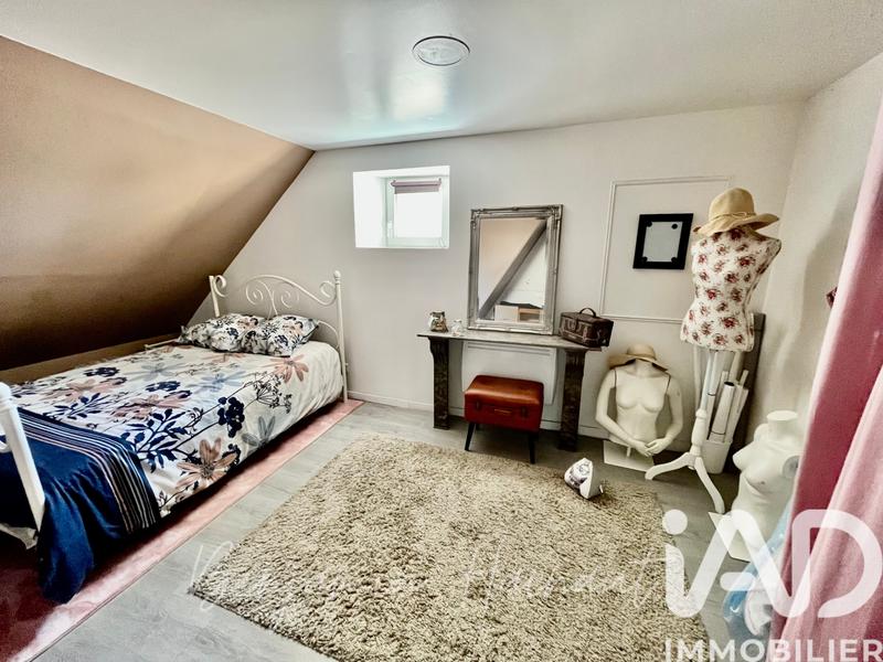 Maison - 250 m² - 8 pièces