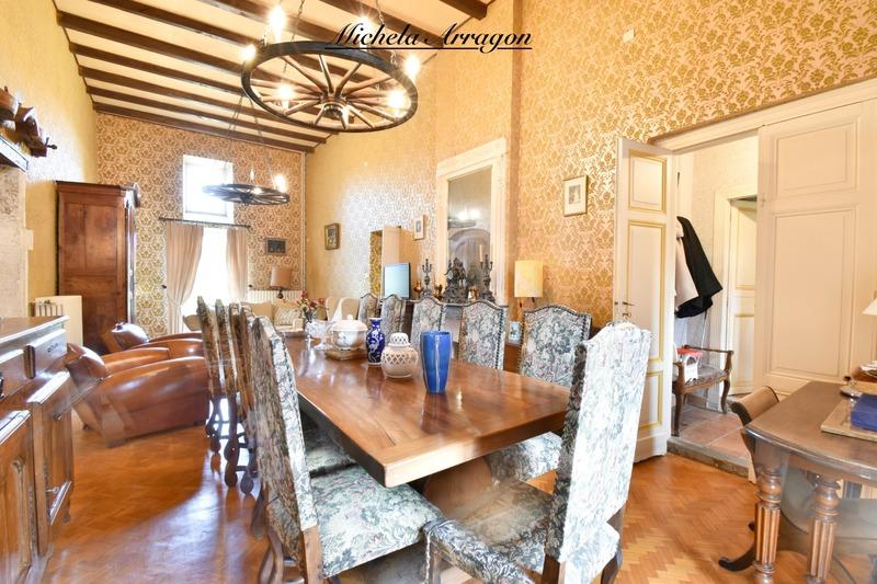 Propriété - 196 m² - 7 pièces