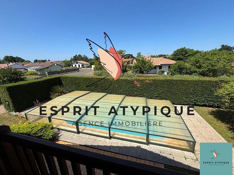 Maison traditionnelle - 159 m² - 8 pièces