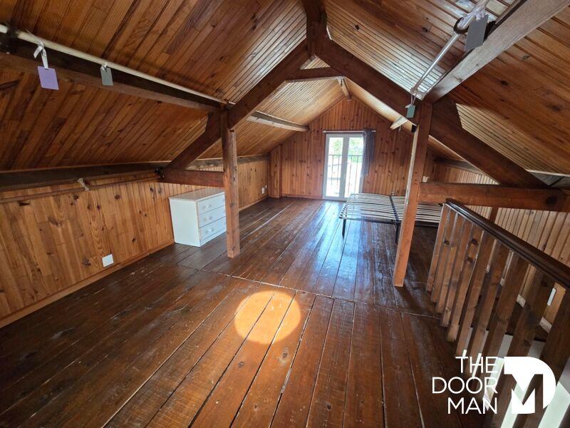 Maison - 270 m² - 9 pièces