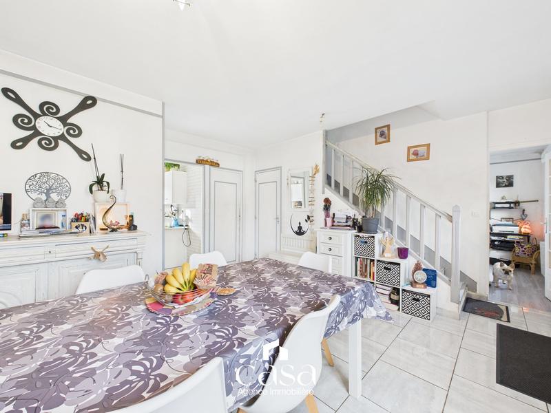 Maison traditionnelle - 97 m² - 6 pièces