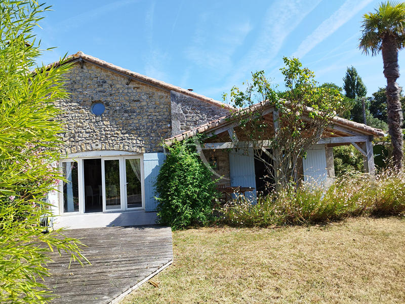 Maison - 247 m² - 5 pièces