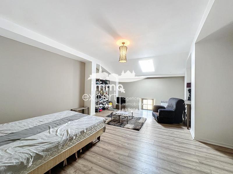 Maison - 211 m² - 6 pièces