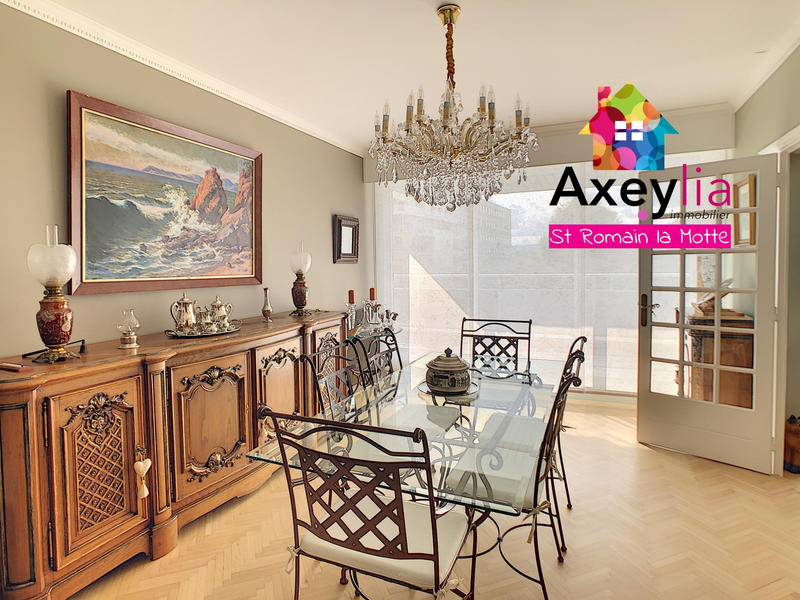 Appartement - 179 m² - 7 pièces