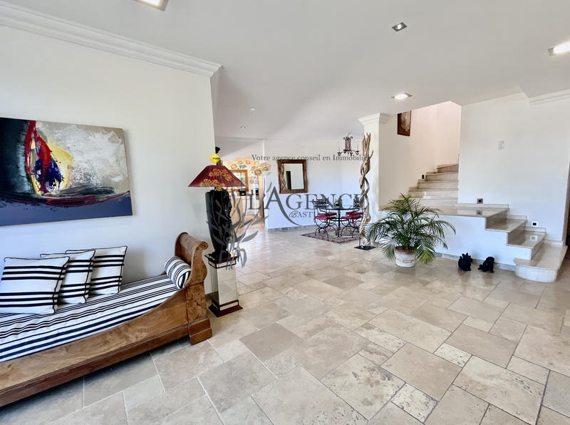 Maison - 200 m² - 5 pièces