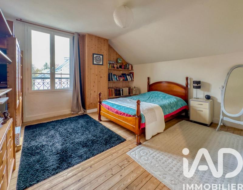 Maison - 225 m² - 8 pièces