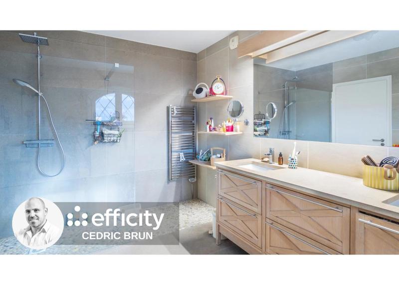 Villa - 337 m² - 10 pièces